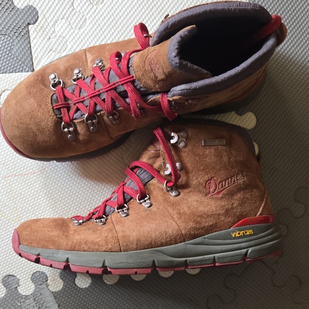 Danner Mountain 600